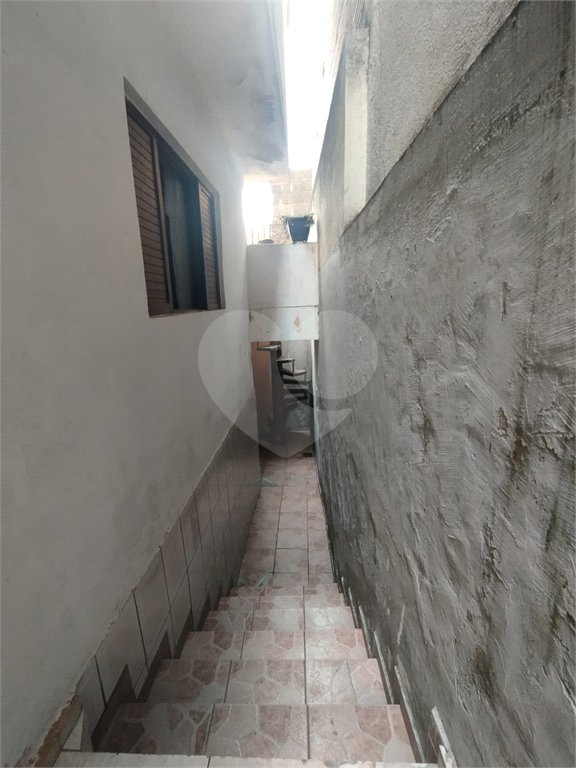 Sobrado à venda com 3 quartos, sendo 1 suíte, em Biritiba, Poá, SP
