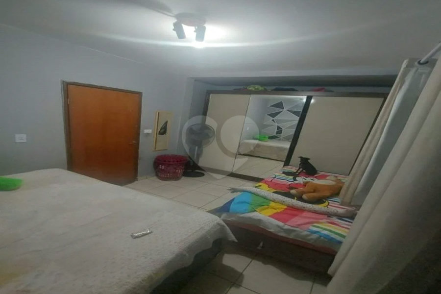 Sobrado 4 dormitórios na Vila Domitila
