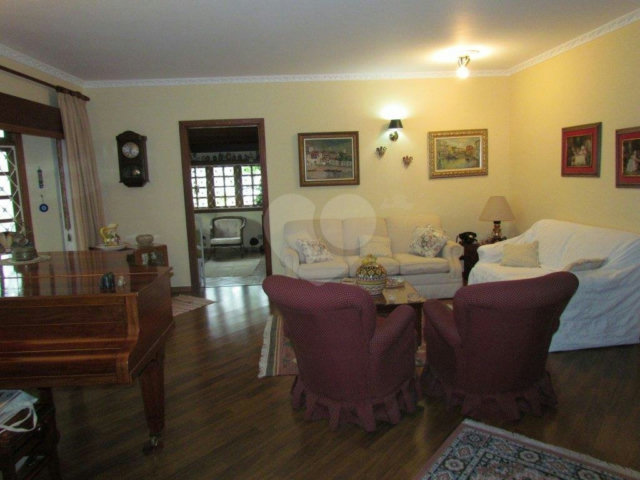 Casa Térrea à venda com 3 quartos, sendo 1 suíte,  em Horto Florestal, São Paulo, SP