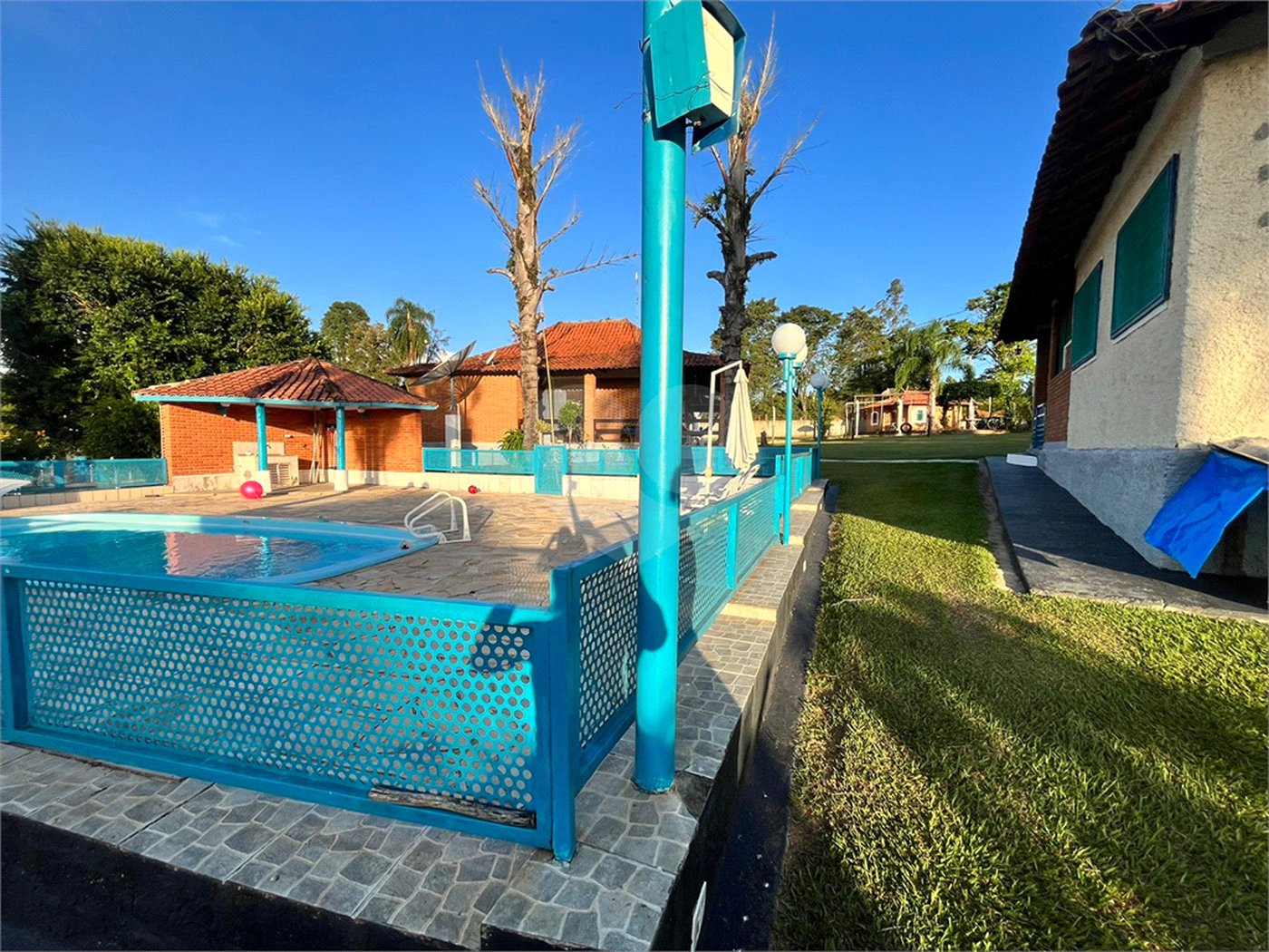 Chácara à venda com 6 quartos, sendo 1 suíte,  em Cercadinho, Alambari, SP