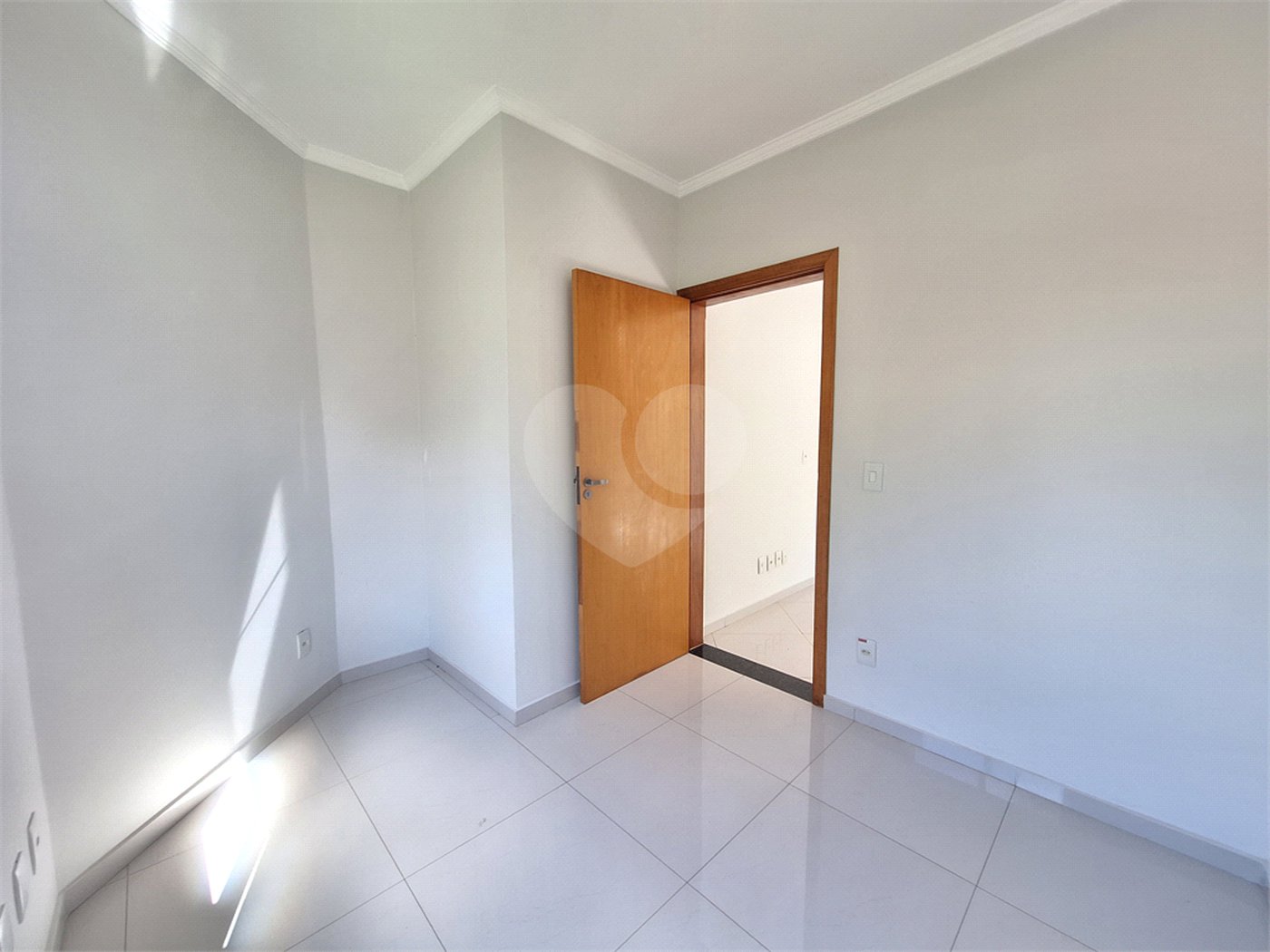 Casa à venda com 4 suítes no condomínio Terras de São Francisco, Vinhedo - SP