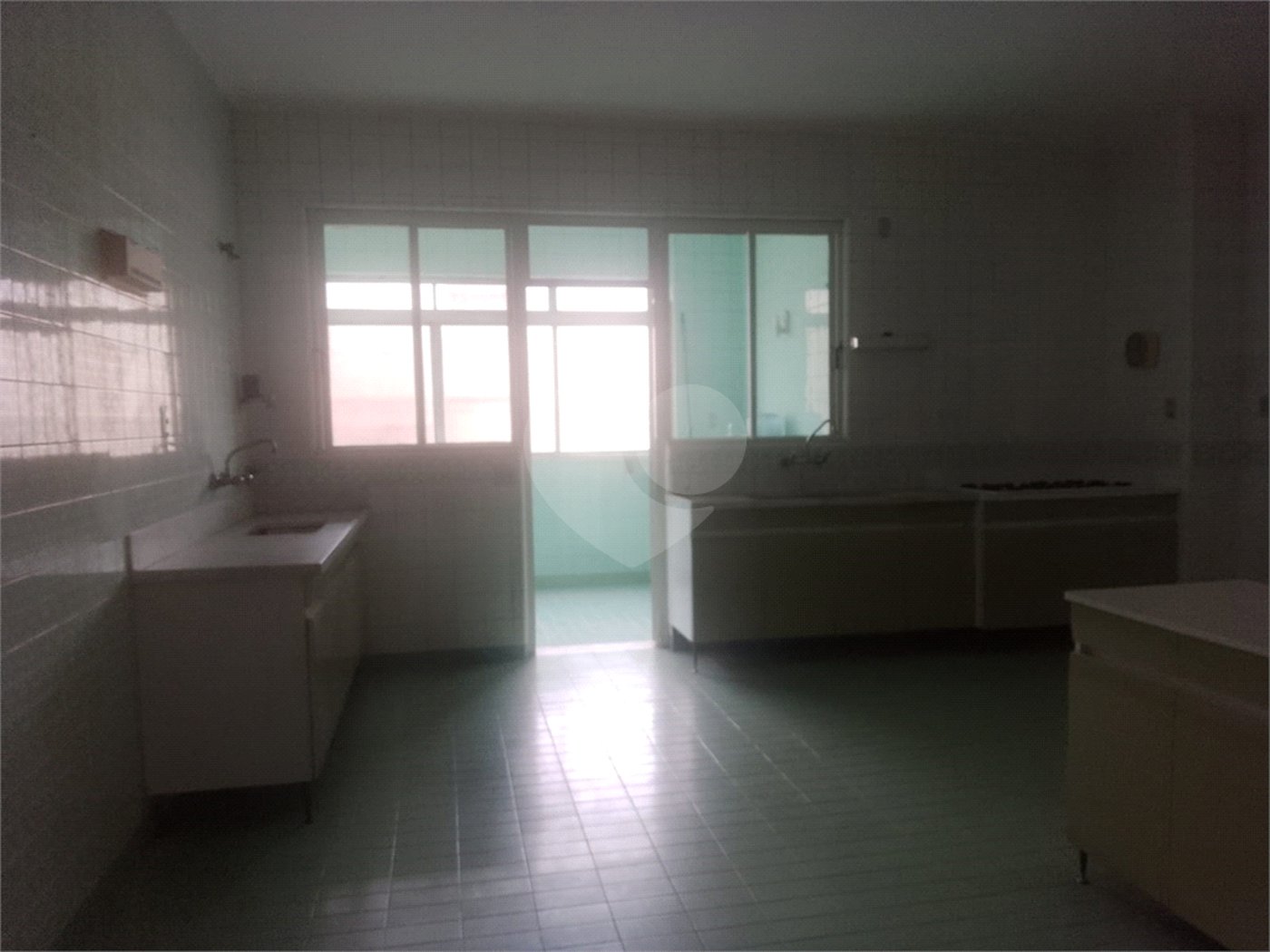 Apartamento à venda com 4 quartos, sendo 1 suíte, em República, São Paulo, SP