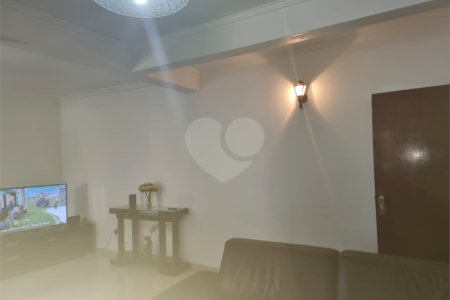 Sobrado à venda ou para alugar com 3 quartos, sendo 2 suítes,  em Ferreira, São Paulo, SP