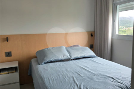 Apartamento à venda com 2 quartos, sendo 1 suíte,  em Loteamento Mogilar, Mogi das Cruzes, SP