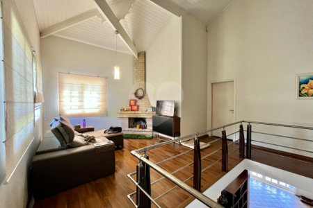 Casa à venda com 5 quartos, sendo 3 suítes, no condomínio Santa Teresa 1, Vinhedo - SP