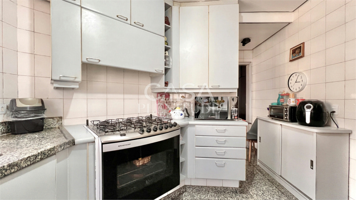 Apartamento à venda com 4 quartos, sendo 1 suíte,  em Vila Mariana, São Paulo, SP