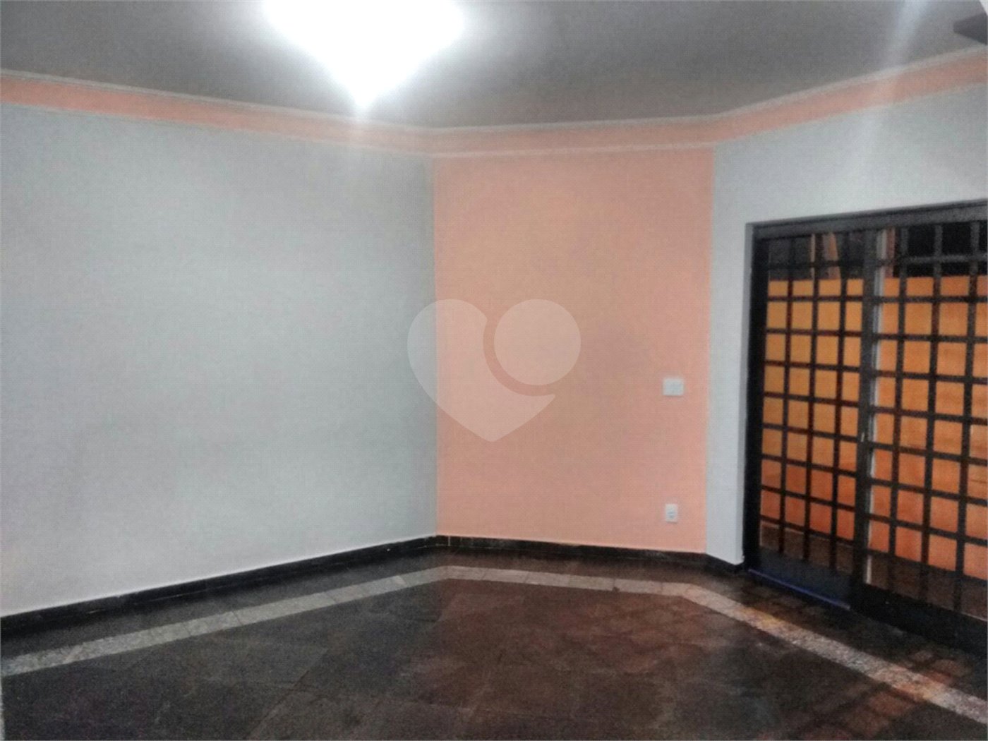 Sobrado a venda.