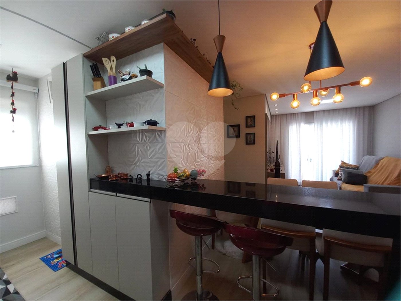 Apartamento à venda com 2 quartos, sendo 1 suíte,  em Jardim São Pedro, Mogi das Cruzes, SP
