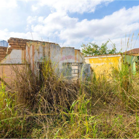 Terreno à venda com 5 suítes em Vila Marieta, São Paulo, SP
