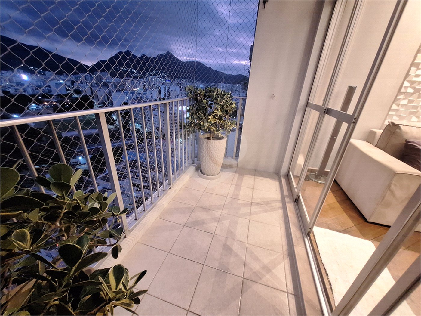 Apartamento à venda com 3 quartos, sendo 1 suíte, em Maracanã, Rio de Janeiro, RJ