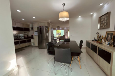 Duplex à venda com 1 quarto, sendo 3 suítes, em Taperapuan, Porto Seguro, BA