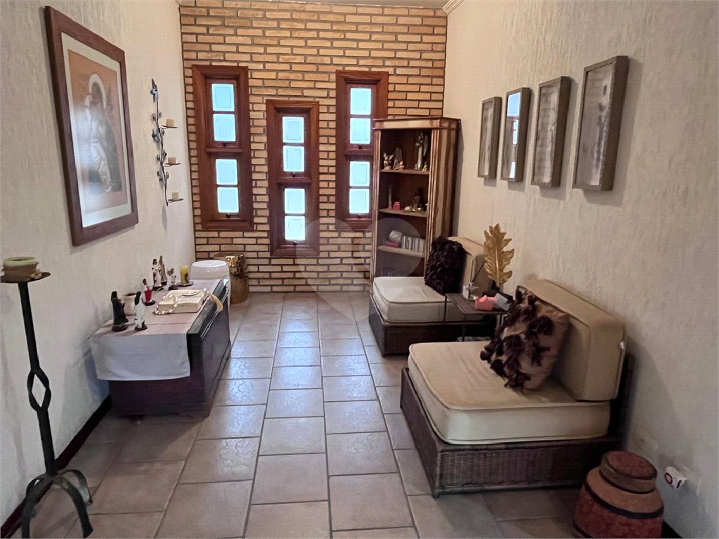 Casa à venda com 4 quartos, sendo 2 suítes, no condomínio Jornalista Américo Ariza, São Paulo - SP