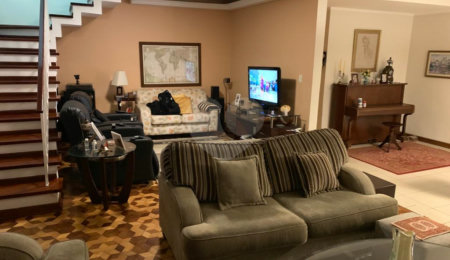 Casa à venda com 3 quartos, sendo 1 suíte,  em Interlagos, São Paulo, SP
