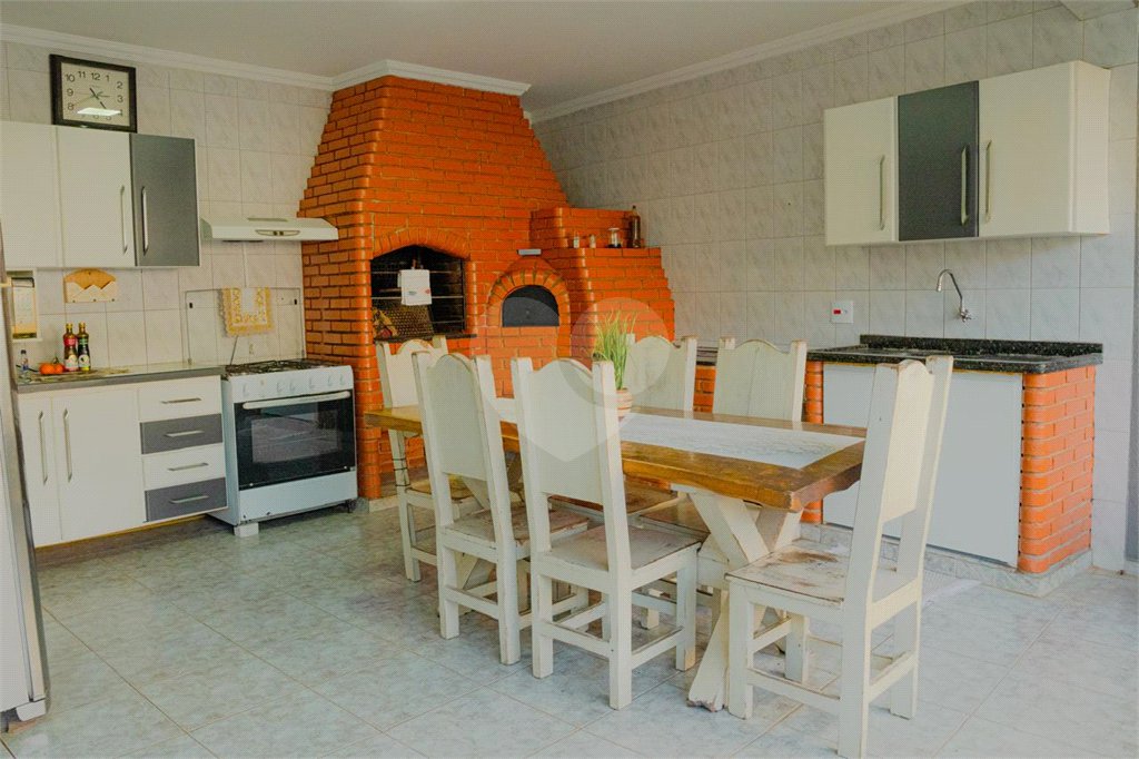 Casa à venda com 4 quartos, sendo 1 suíte, em Jardim Planalto, Salto, SP