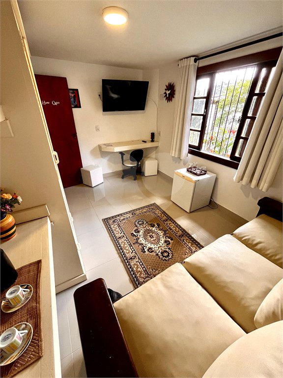 Casa à venda com 6 quartos, sendo 5 suítes,  em Alto de Búzios, Armação dos Búzios, RJ