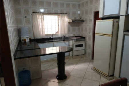 Sobrado à venda com 3 quartos, sendo 2 suítes, em Jardim Hubert, Indaiatuba, SP