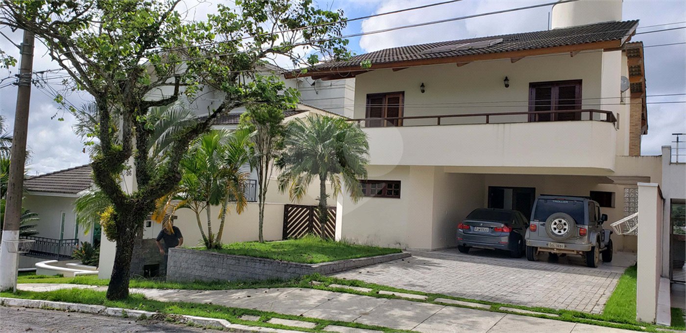 Casa à venda com 4 suítes no condomínio Real Park, Mogi das Cruzes - SP