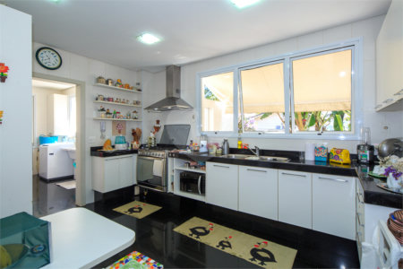 Casa à venda com 4 suítes no condomínio Vila Alba, São Paulo - SP