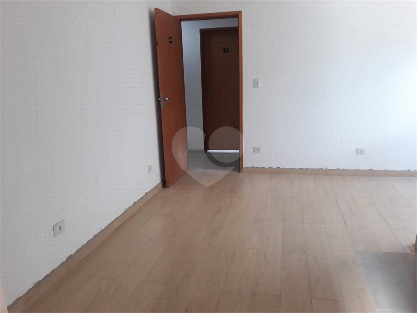 Apartamento à venda ou para alugar com 2 quartos, sendo 1 suíte,  em Jardim Flórida, São Roque, SP