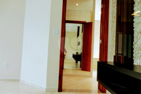 Casa à venda com 3 suítes no condomínio Residencial Jardim América, Vinhedo - SP