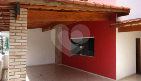 Casa à venda com 4 quartos, sendo 2 suítes,  em Horto, São Paulo, SP
