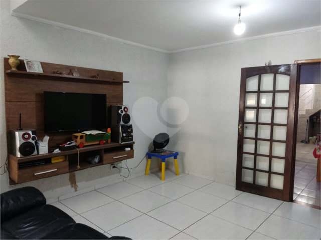Sobrado à venda ou para alugar com 4 quartos, sendo 2 suítes,  em Santana, São Paulo, SP
