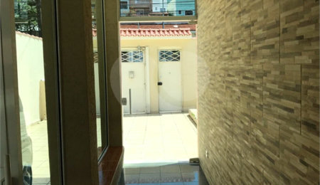 Sobrado à venda ou para alugar com 4 quartos, sendo 1 suíte,  em Parada Inglesa, São Paulo, SP