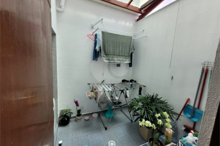 Sobrado à venda com 2 quartos em Vila Nivi, São Paulo, SP