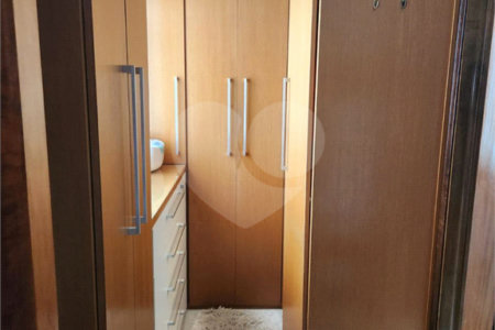 Casa à venda com 4 quartos, sendo 2 suítes,  em Vila Romana, São Paulo, SP