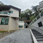 Casa à venda com 4 quartos, sendo 1 suíte, no condomínio Parque Suiça, Caieiras - SP
