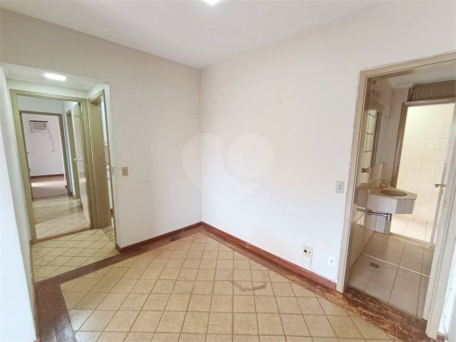 Apartamento à venda com 3 quartos, sendo 1 suíte, no Centro, Ribeirão Preto, SP