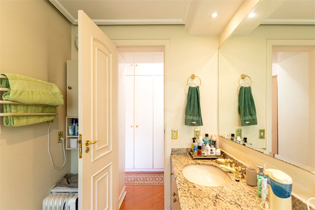 Apartamento à venda com 4 quartos, sendo 2 suítes, em Brooklin, São Paulo, SP
