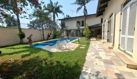 Casa à venda com 5 quartos, sendo 3 suítes,  em Alto da Boa Vista, São Paulo, SP