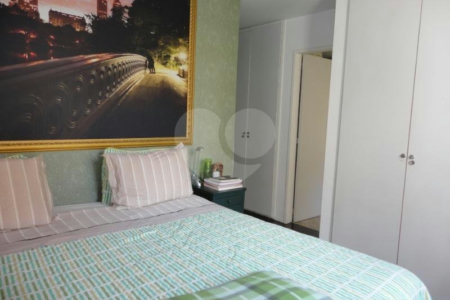 Apartamento à venda com 3 quartos, sendo 1 suíte, em Moema, São Paulo, SP