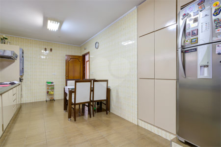Casa à venda com 3 quartos, sendo 1 suíte, em Santo Amaro, São Paulo, SP