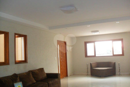 Sobrado à venda com 3 quartos, sendo 1 suíte, em Vila Mazzei, São Paulo, SP