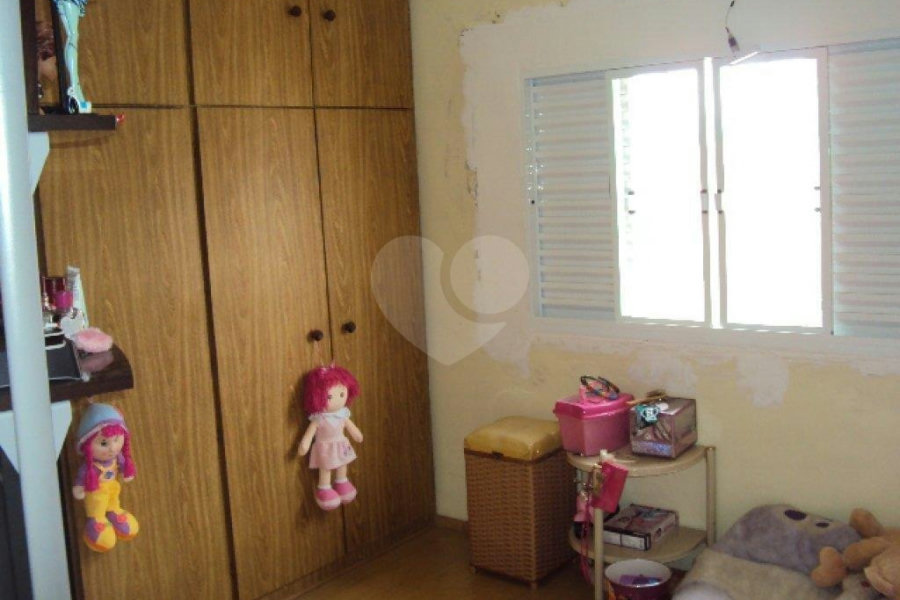 Sobrado à venda com 3 quartos, sendo 1 suíte, em Parque Peruche, São Paulo, SP
