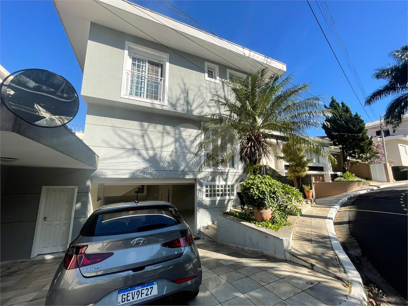 Casa à venda com 4 suítes no condomínio Fechado, São Paulo - SP