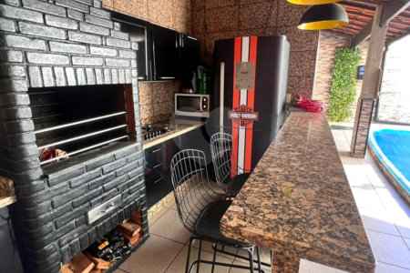 Sobrado à venda com 3 quartos, sendo 1 suíte,  em Jardim Modelo, Suzano, SP