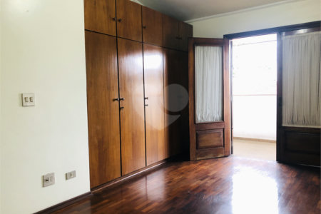 Sobrado à venda com 4 quartos, sendo 1 suíte, em Santana, São Paulo, SP