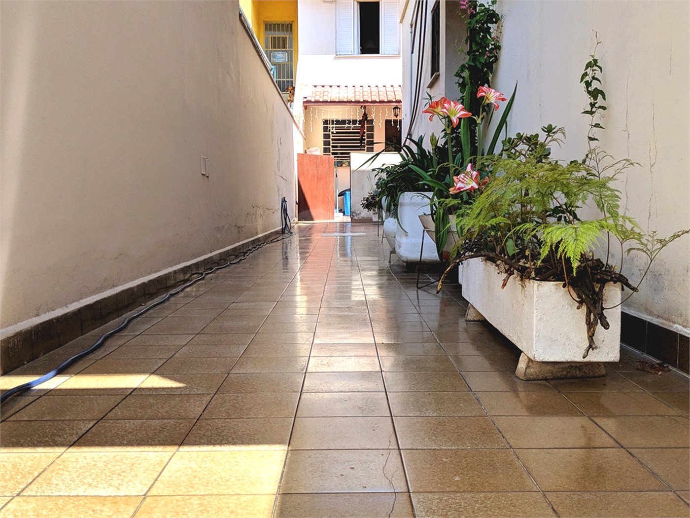 Sobrado à venda com 5 quartos, sendo 1 suíte,  em Vila Nova Conceição, São Paulo, SP