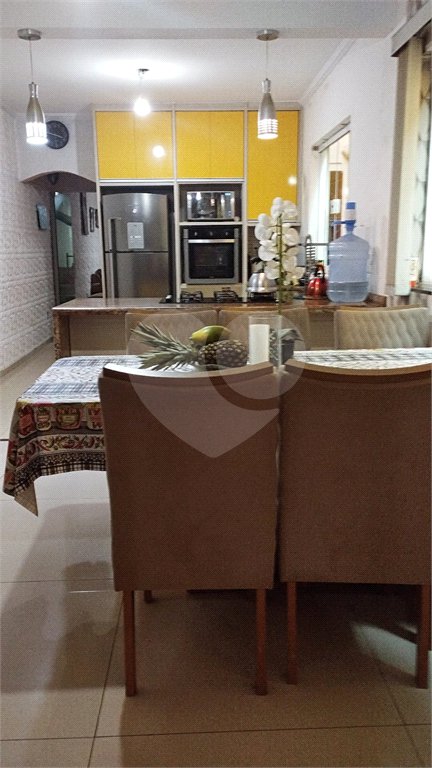 Sobrado à venda com 3 quartos, sendo 1 suíte,  em Vila Nova Cintra, Mogi das Cruzes, SP