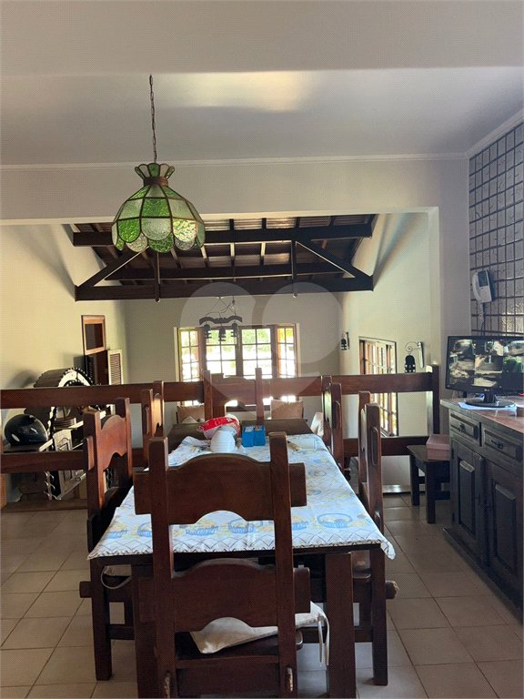 Casa à venda ou para alugar com 4 quartos, sendo 3 suítes,  em Jardim Estância Brasil, Atibaia, SP