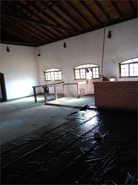 Casa à venda com 5 quartos, sendo 2 suítes, no condomínio Terras de Santa Rosa, Salto - SP