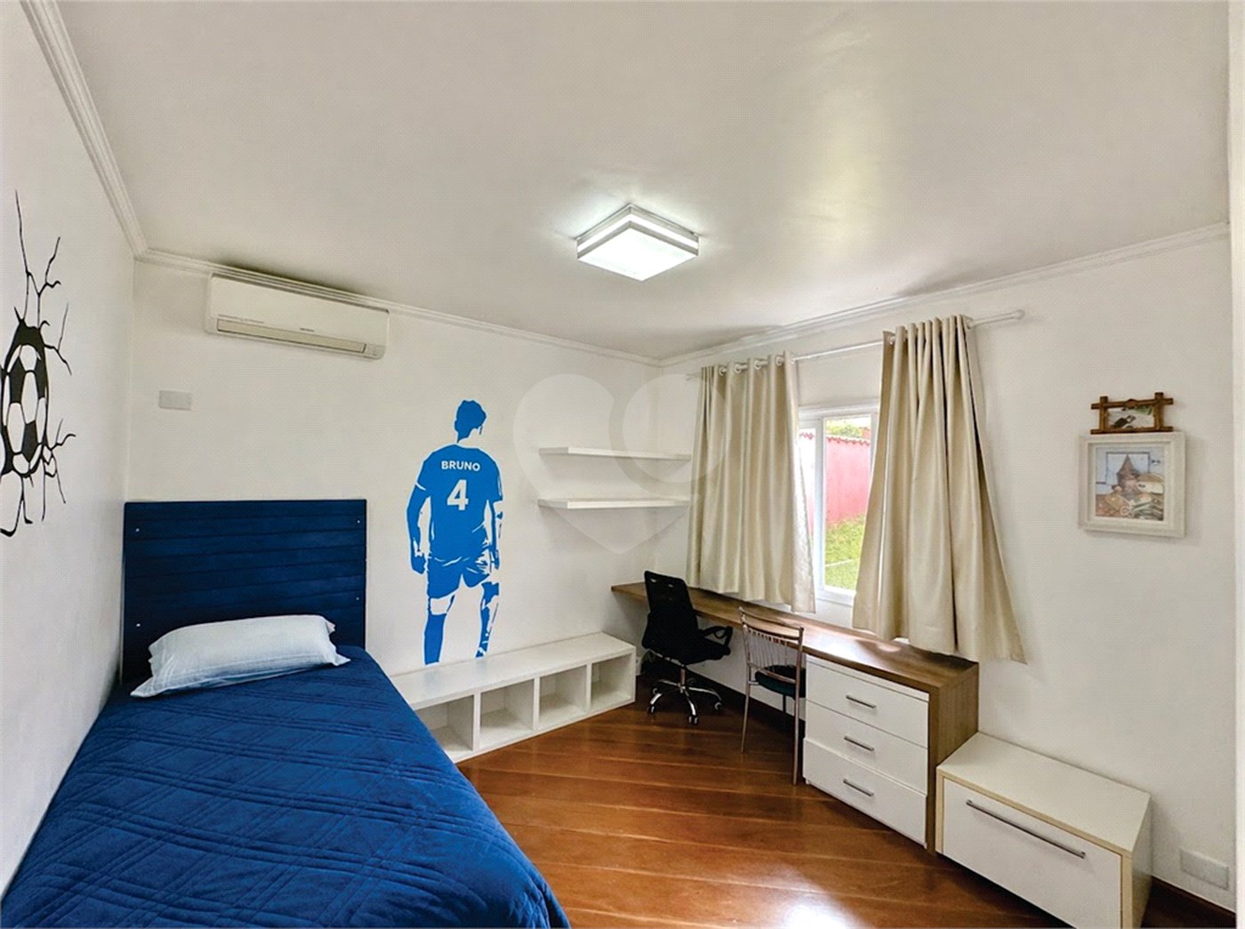 Casa à venda com 4 quartos, sendo 2 suítes,  no condomínio Granja Vianna II, Cotia - SP