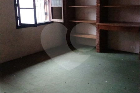 Sobrado à venda ou para alugar com 5 quartos, sendo 1 suíte,  em Vila Ida, São Paulo, SP