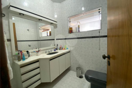 Sobrado à venda com 3 quartos, sendo 1 suíte,  em Vila Ipojuca, São Paulo, SP