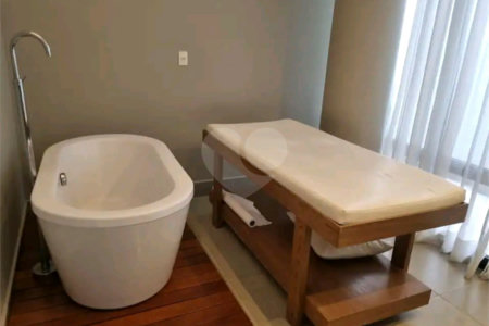 Apartamento à venda com 2 quartos, sendo 1 suíte, em Pinheiros, São Paulo, SP