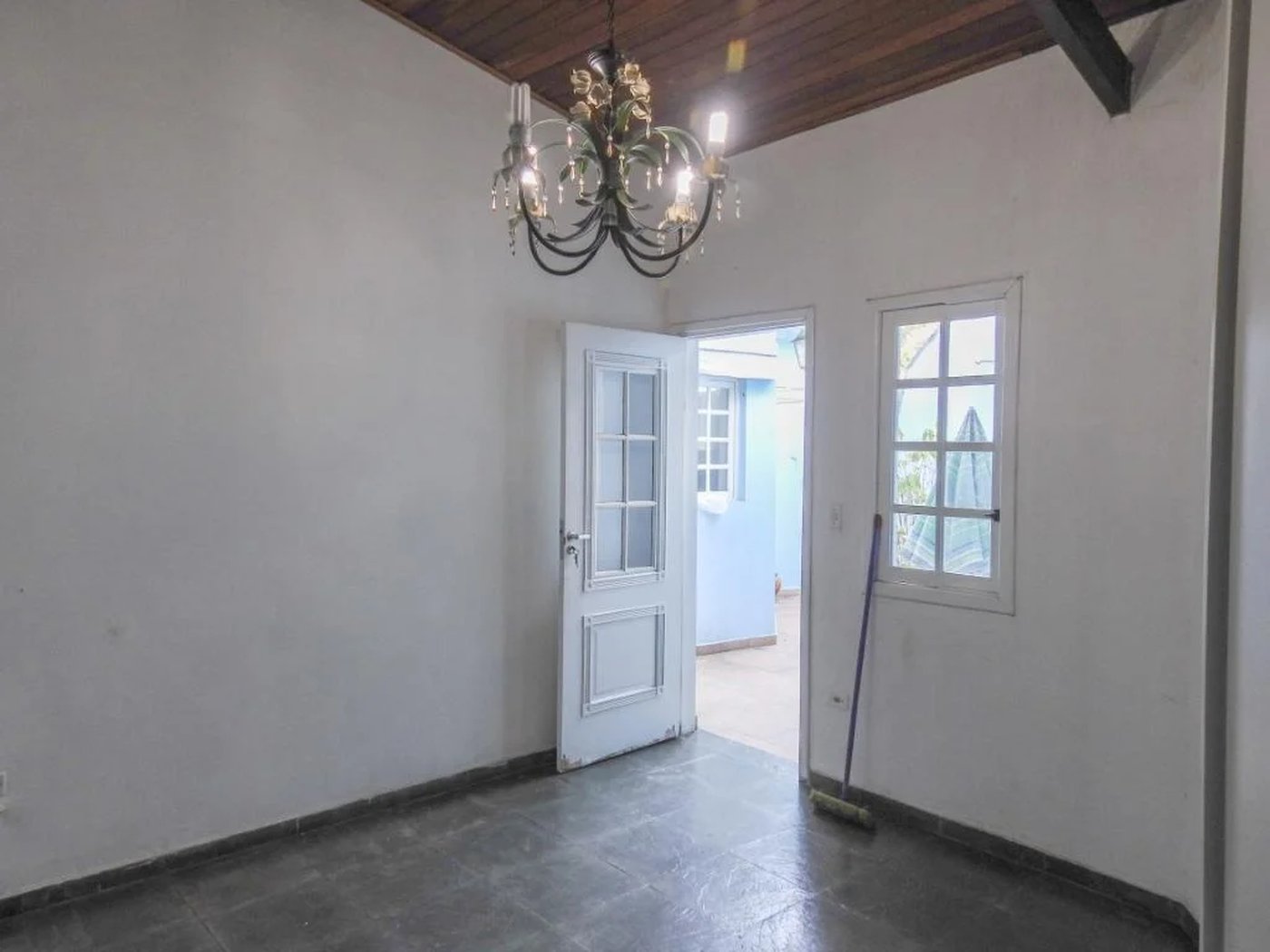 Casa Térrea à venda com 4 quartos, sendo 2 suítes,  em Jardim das Bandeiras, São Paulo, SP