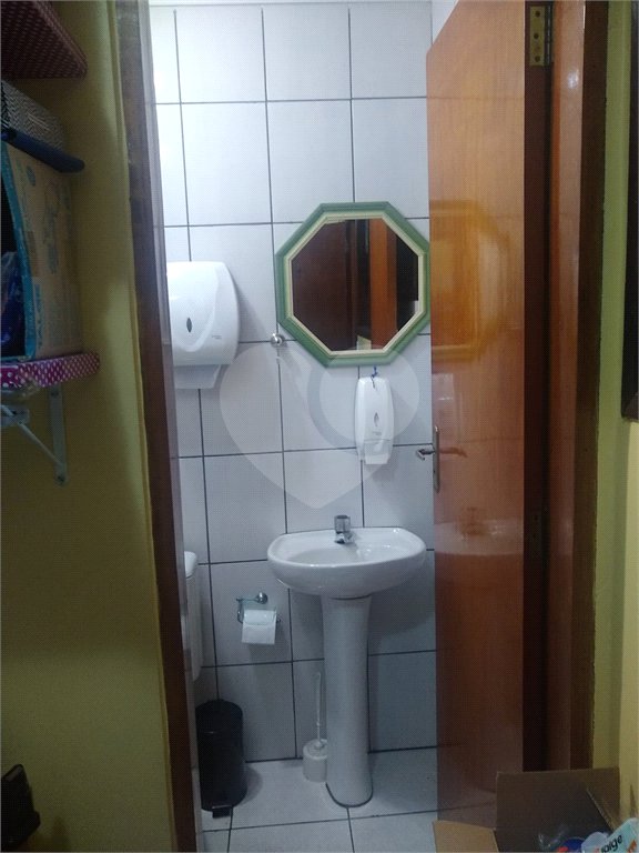 Sobrado à venda com 3 quartos, sendo 1 suíte,  em Vila do Castelo, São Paulo, SP